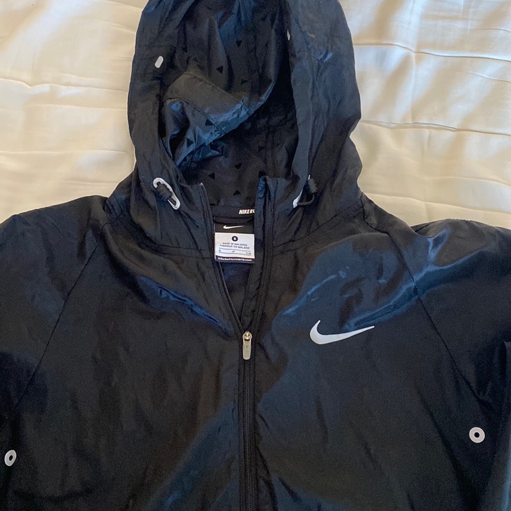 Women’s size small Nike wind breaker with hood